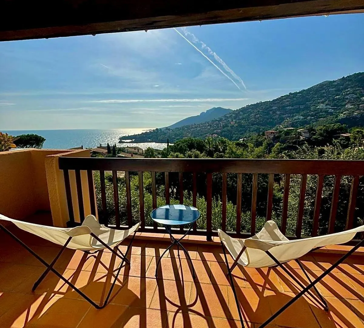 Appartamento Duplex Vue Mer Dans Residence Avec Piscine Et Parking Théoule-sur-Mer